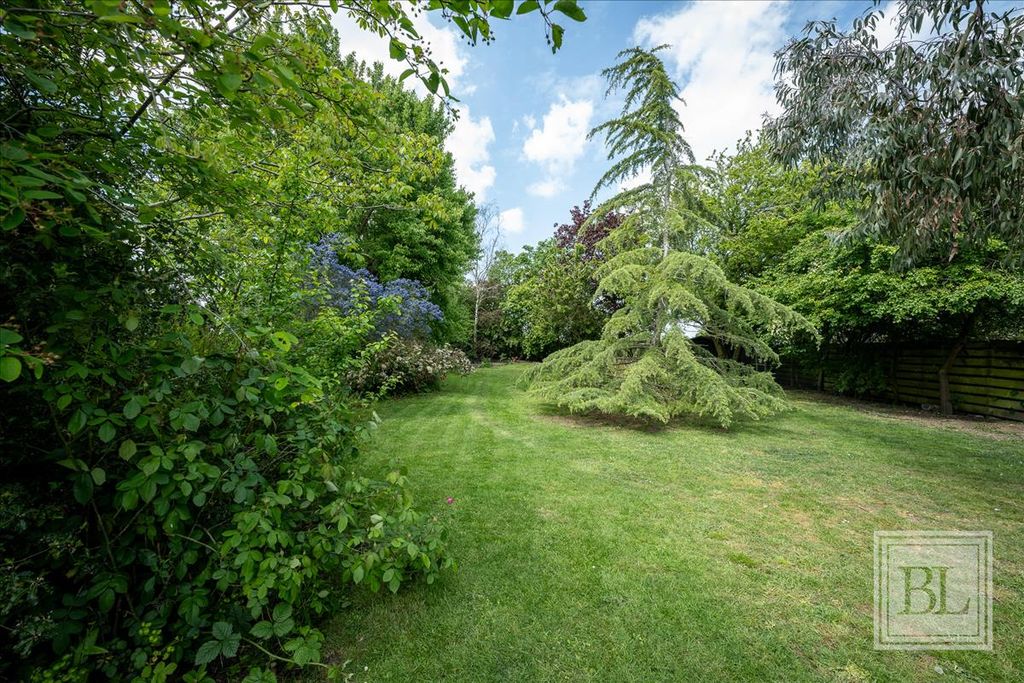 Property photo 2 of 31