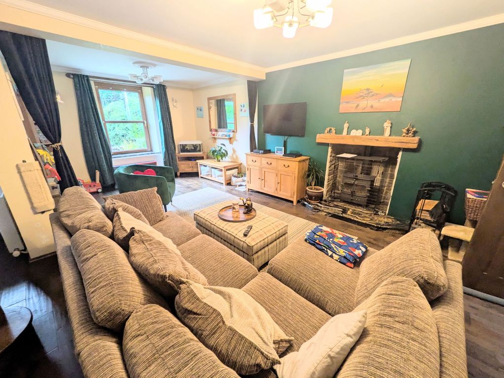 Property photo 2 of 23