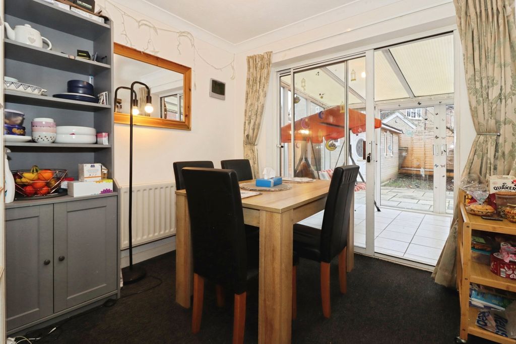 Property photo 3 of 20 Dining Area