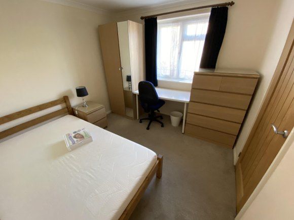 Property photo 3 of 12 Bed 1.Jpg