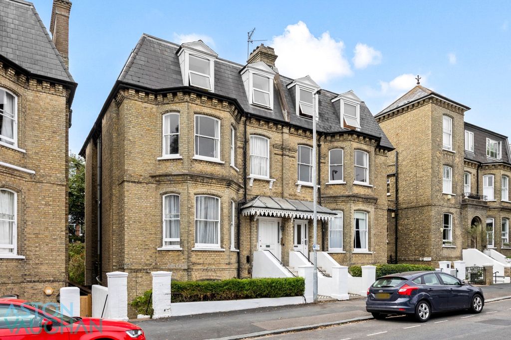 Property photo 1 of 15 4904860
