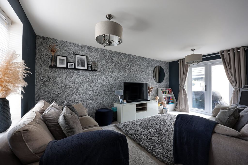 Property photo 3 of 24 4598416