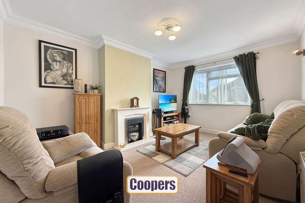 Property photo 3 of 11 Living Room