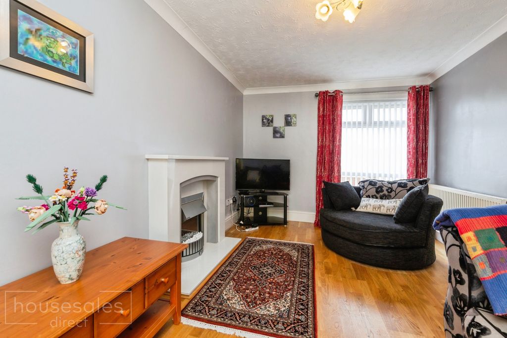 Property photo 3 of 15