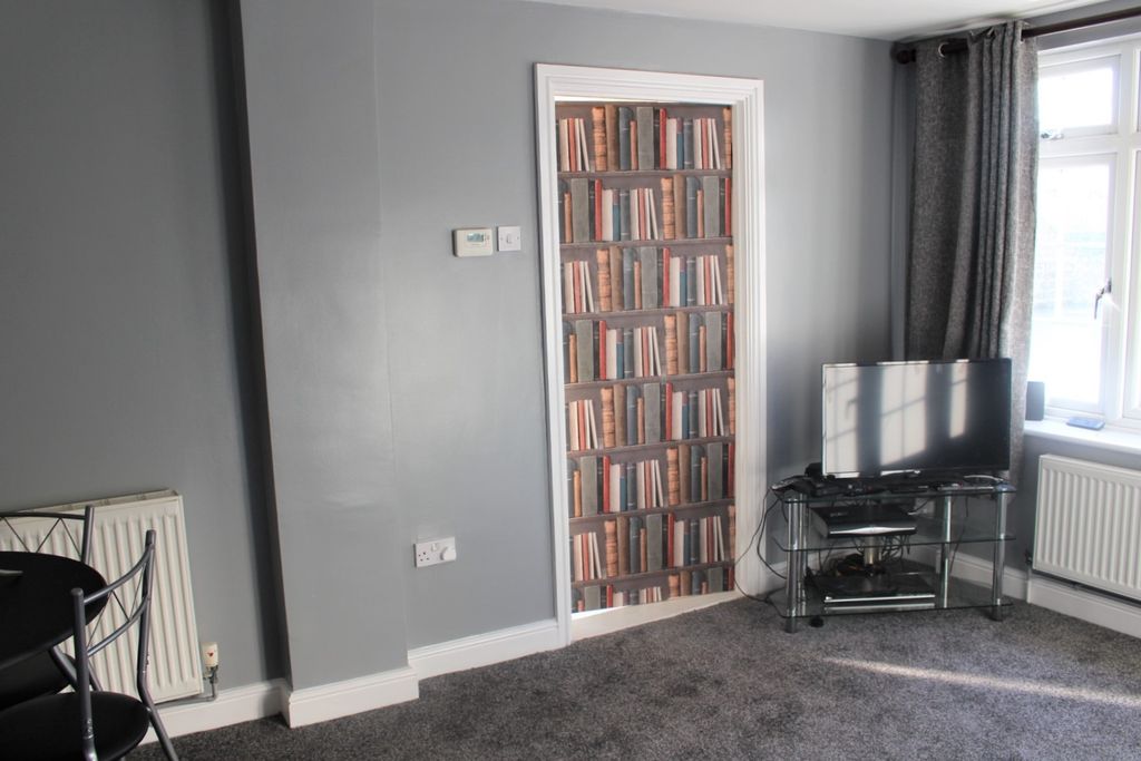 Property photo 3 of 12