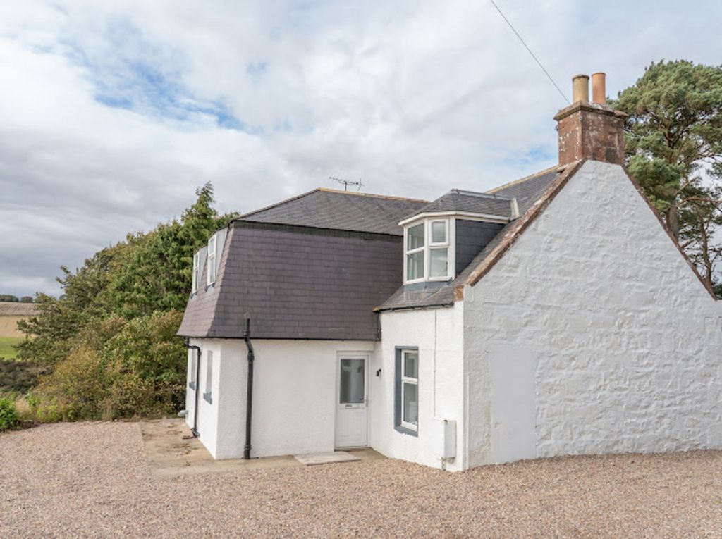 Property photo 2 of 37