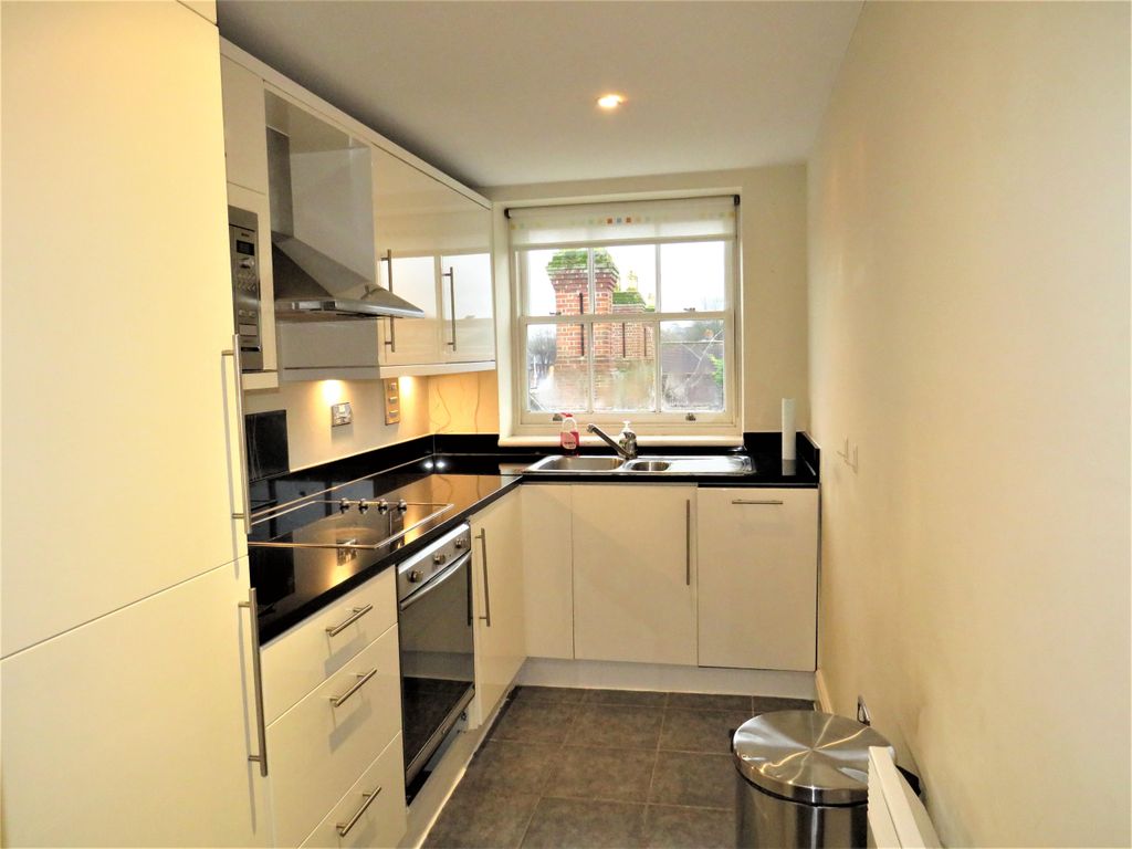 Property photo 3 of 7 Kitchen