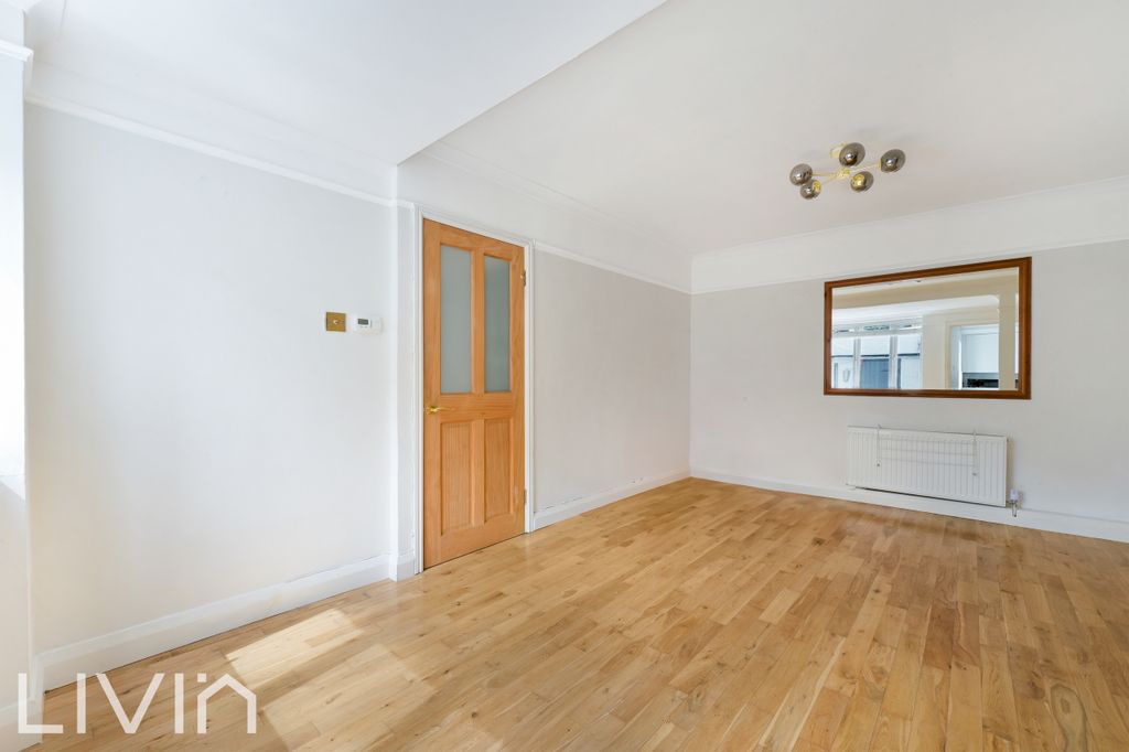 Property photo 2 of 10 Palace Court, 2-31