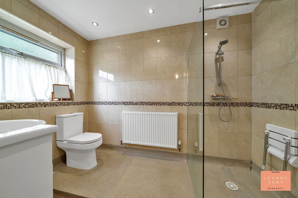 Property photo 3 of 37