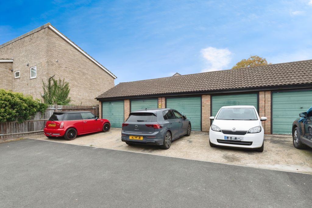 Additional image 18 of 2 bed flat for saleChurch Mews, Basildon SS15