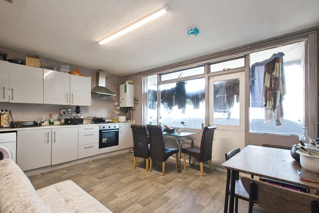 Property photo 2 of 17 Pbox-Img.Jpg