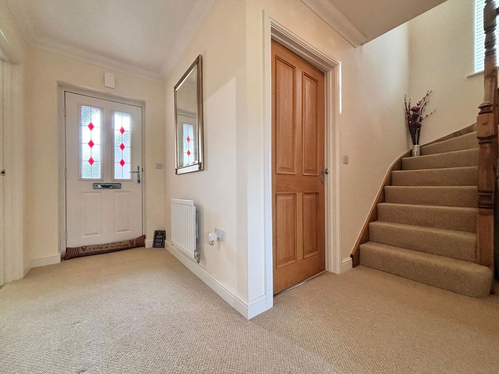 Property photo 3 of 24