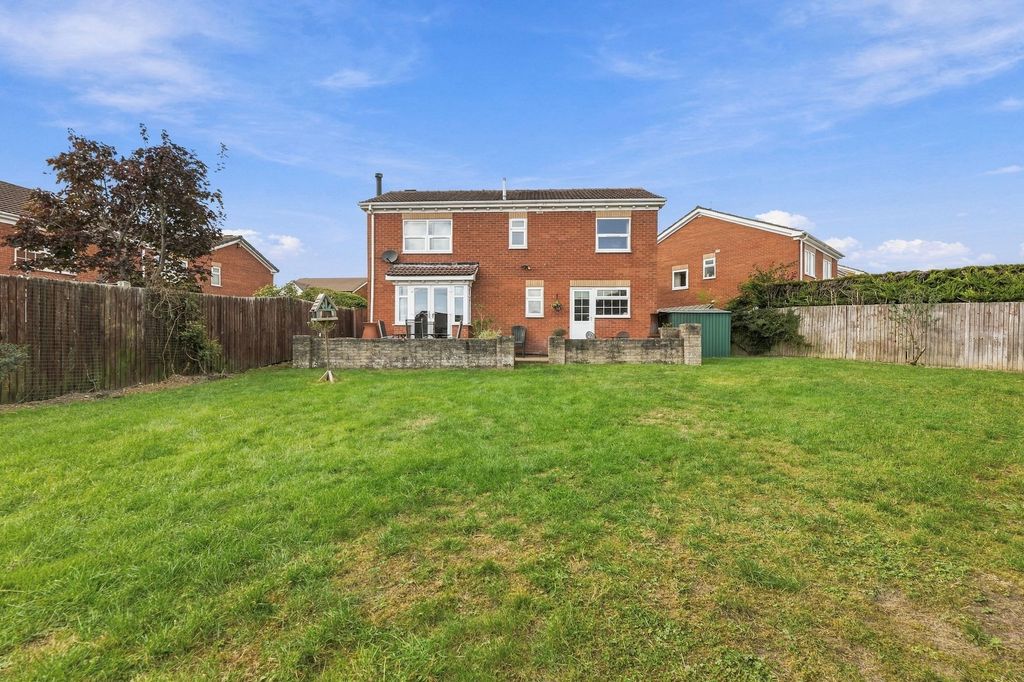 Property photo 3 of 35
