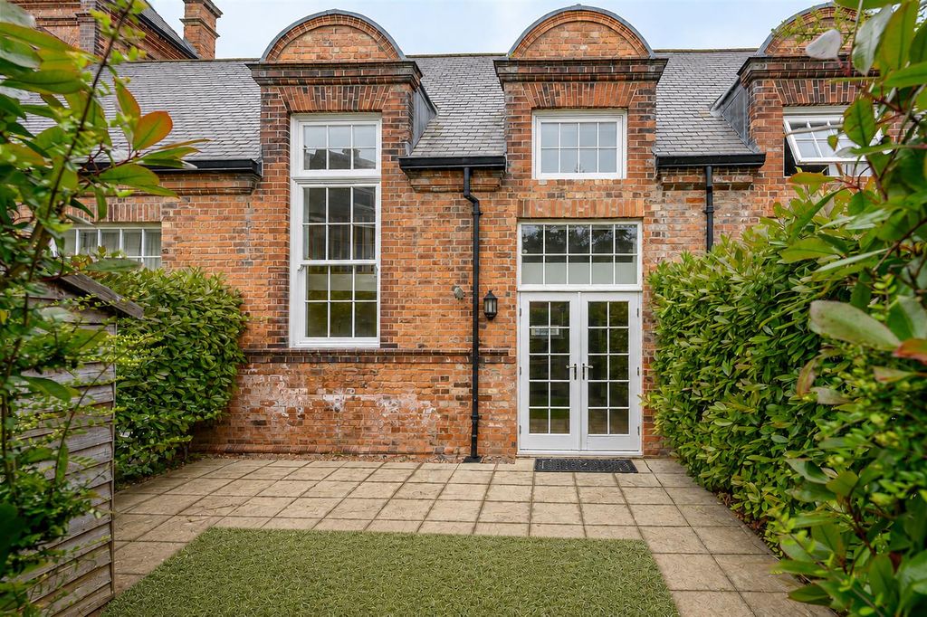 Property photo 1 of 11 External
