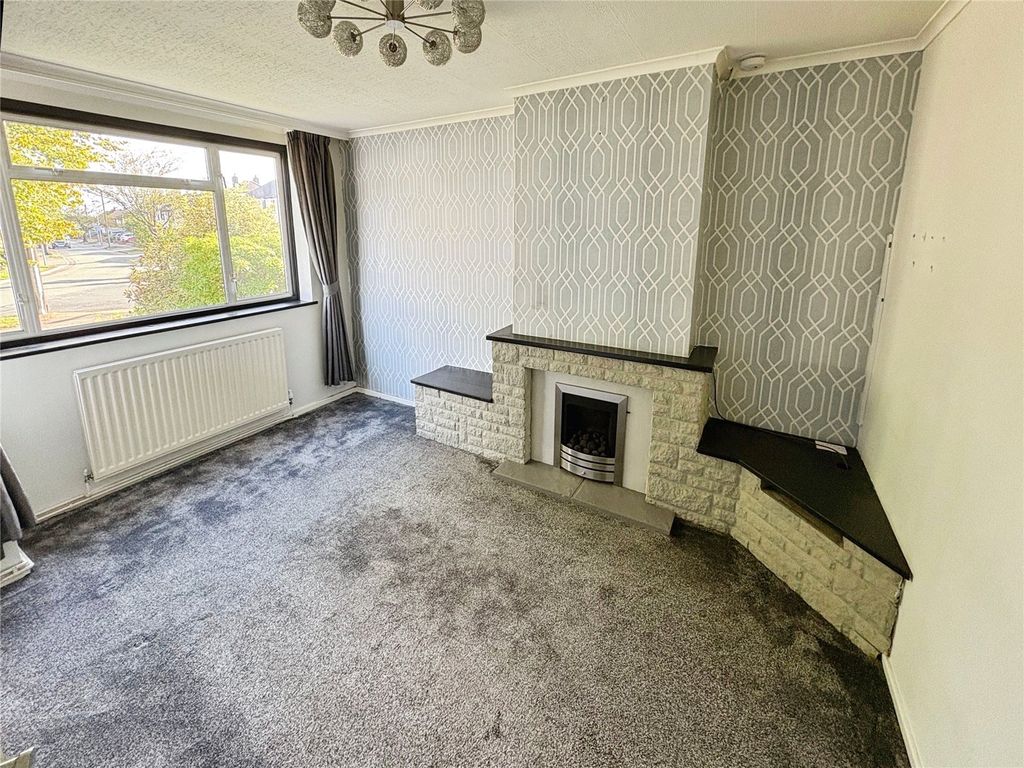 Property photo 2 of 10 Living Room