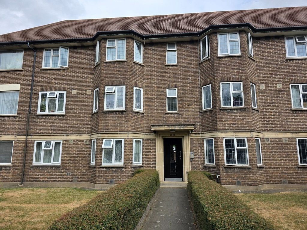 Property photo 1 of 13 A Well Presented Two Bedroom 2nd Floor Flat To Rent