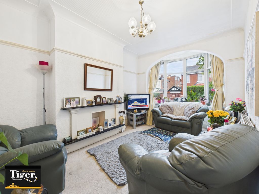 Property photo 2 of 14 Cam03440G0-Pr0450-Still006