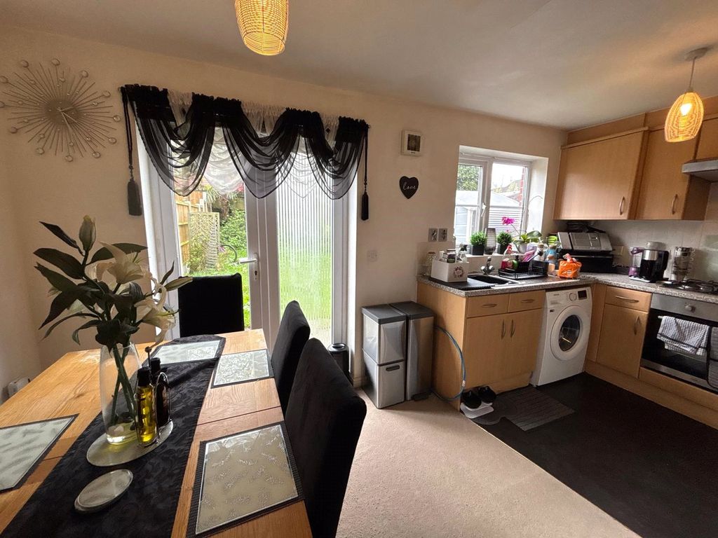 Property photo 3 of 8 Kitchen/Diner