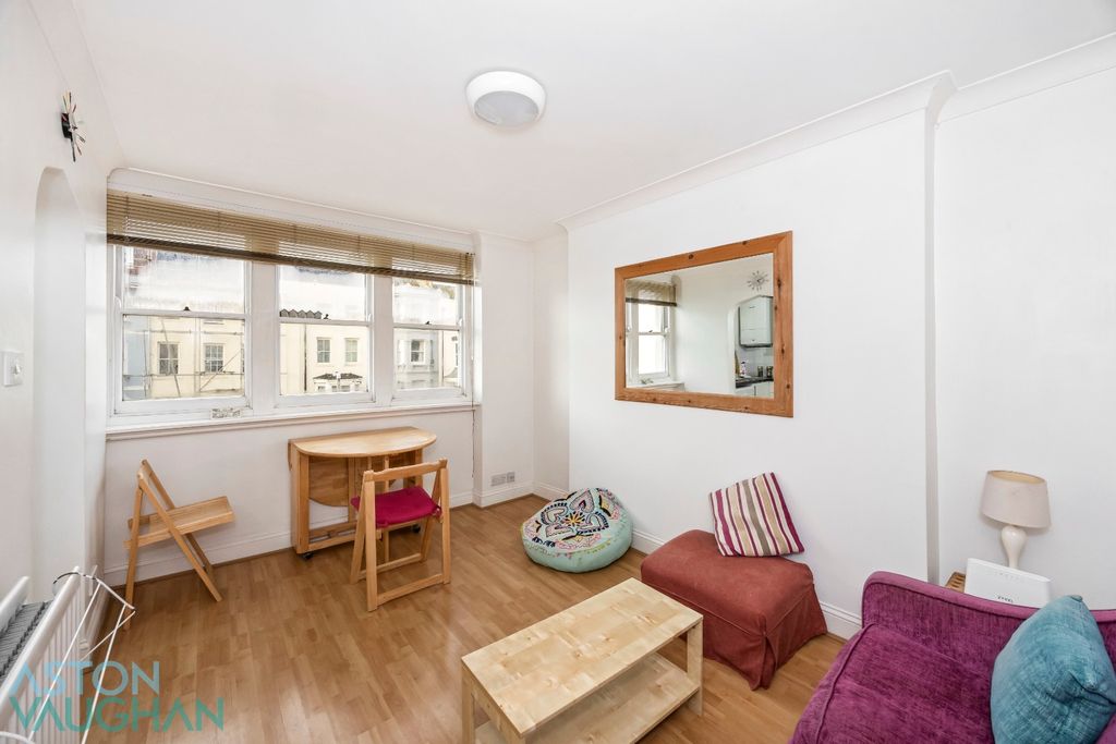 Property photo 3 of 10 4609732