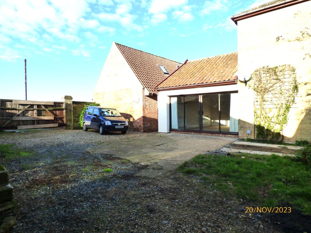 Property photo 2 of 29
