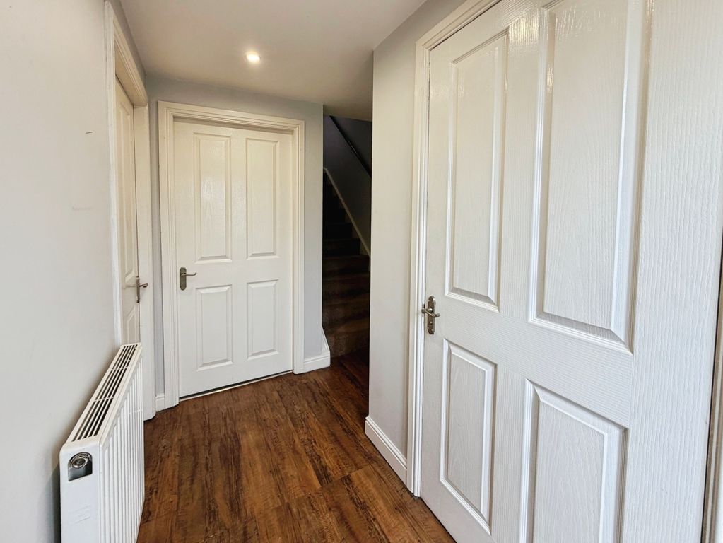 Property photo 2 of 13 Hallway