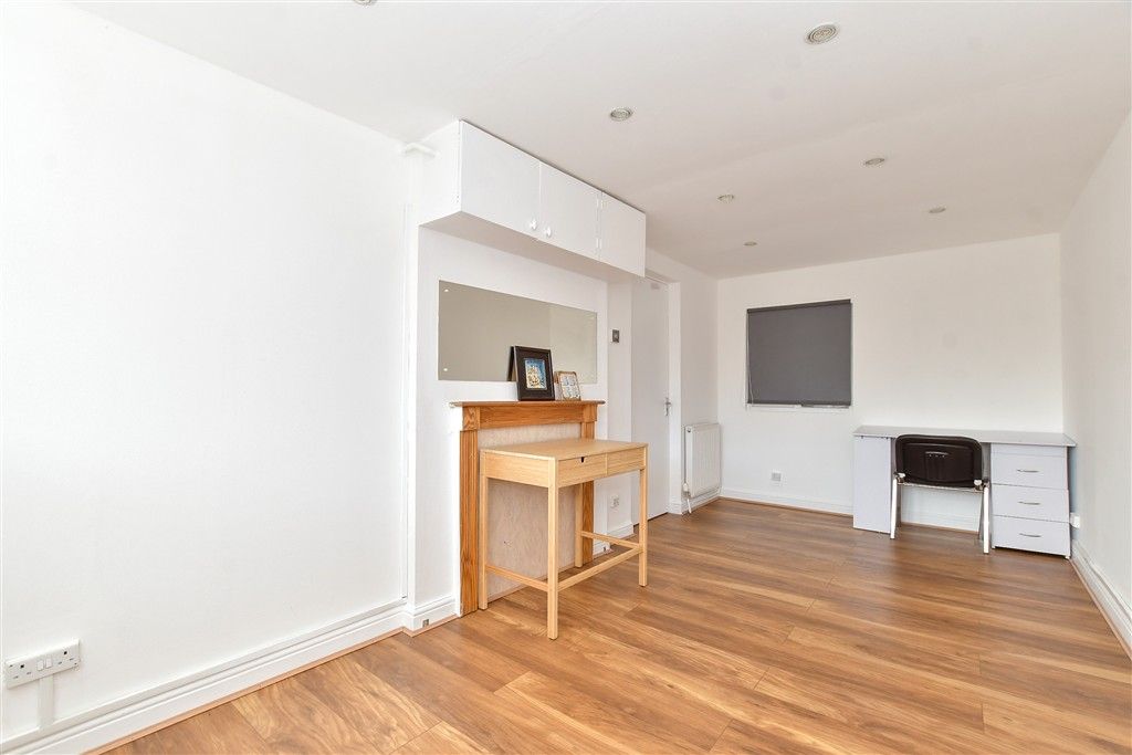 Property photo 2 of 13 Lounge