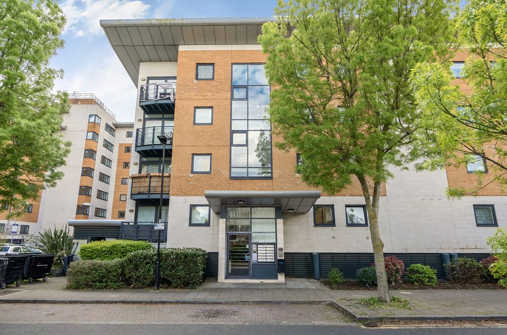 Property photo 1 of 16 1448830-6-69E611d...