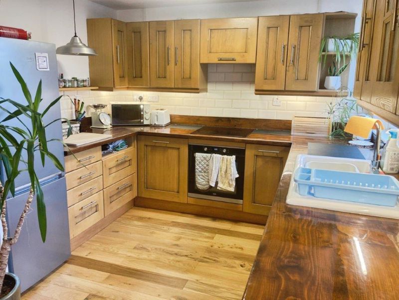 Property photo 2 of 10 Photo 6