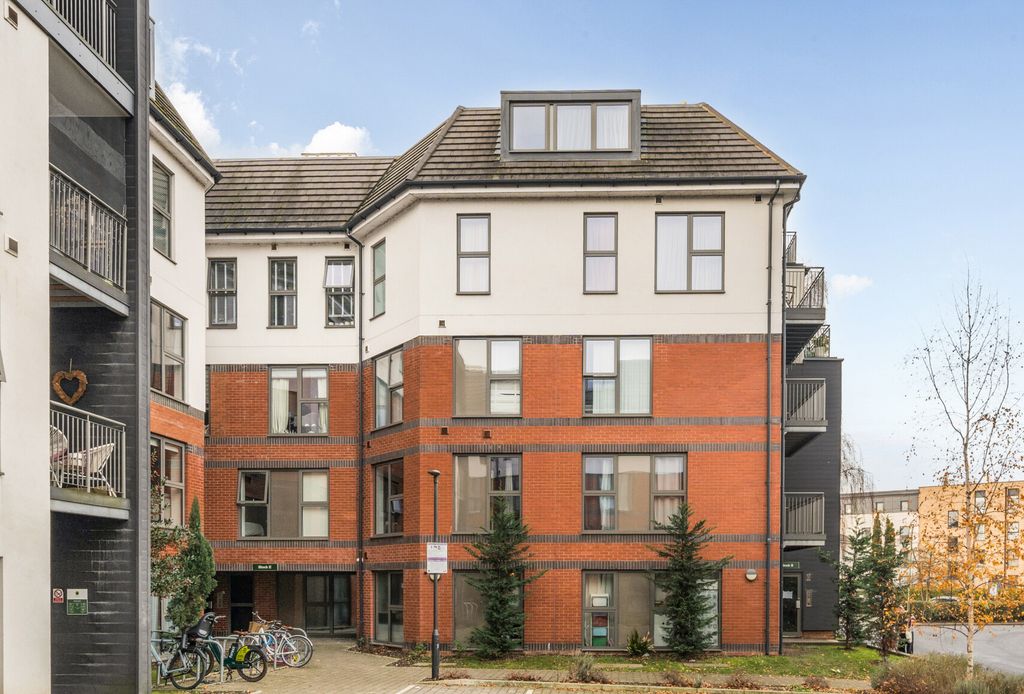 Property photo 2 of 19 1389233-2-69414c7...