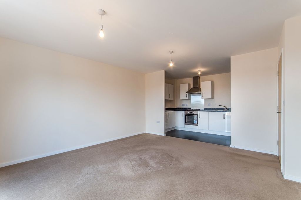 Property photo 3 of 8 Kitchen