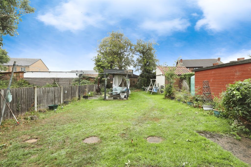 Property photo 3 of 17