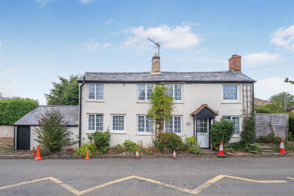 Property photo 1 of 11 Jerash, Greatworth-1.Jpg
