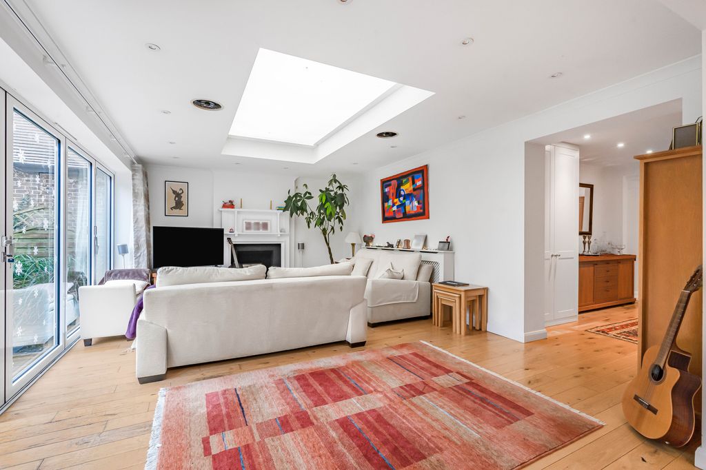 Property photo 3 of 16