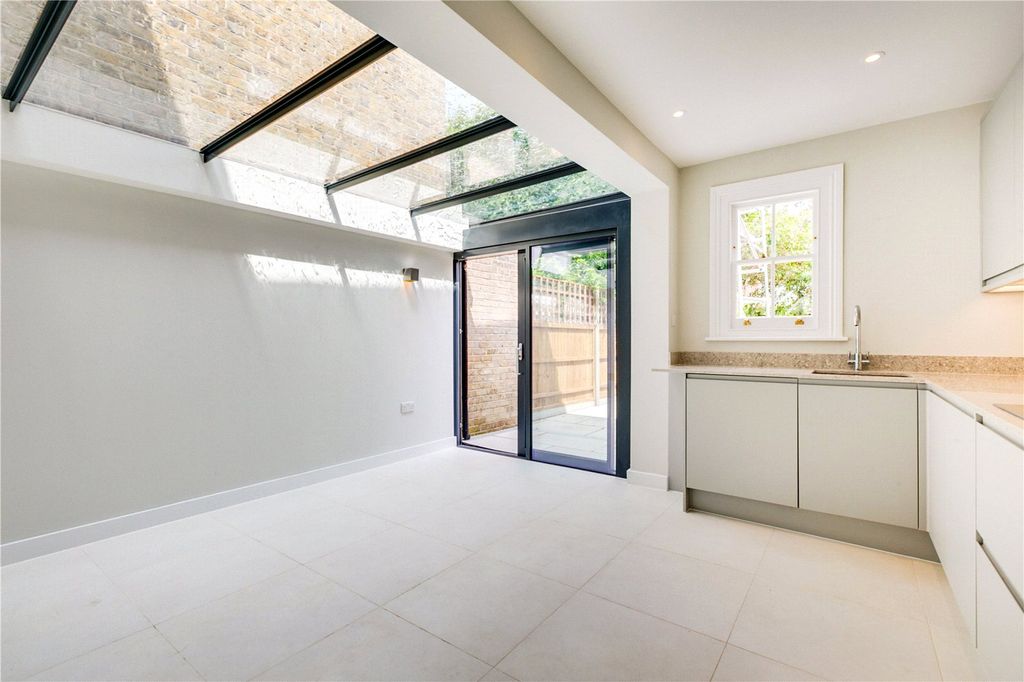 Property photo 2 of 13 Picture No. 20