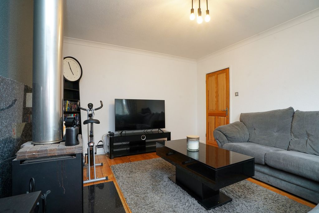 Property photo 3 of 23