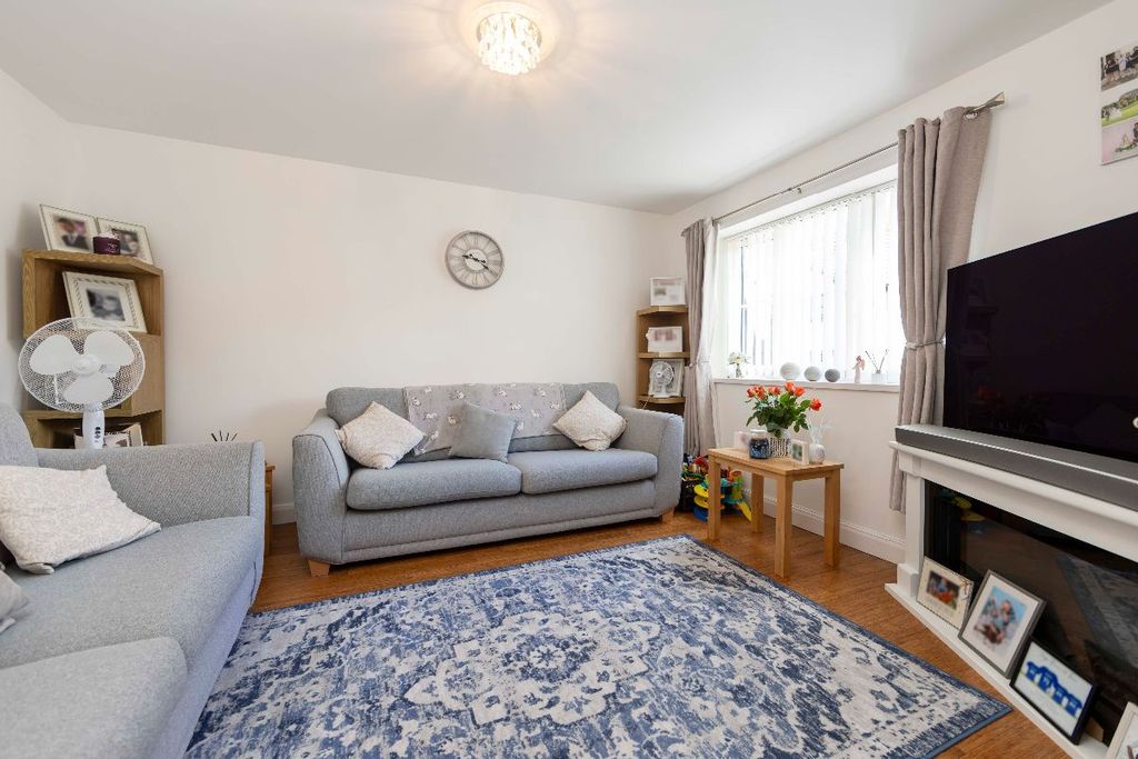 Property photo 1 of 34