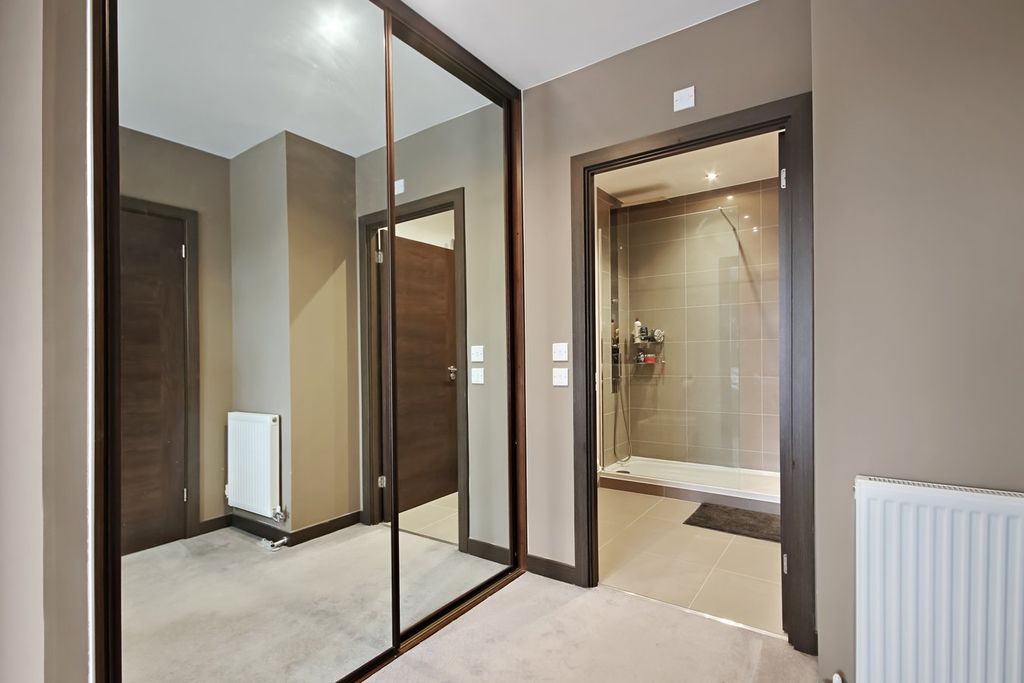 Additional image 14 of 2 bed flat for saleQueens Road, West Sussex, East Grinstead RH19