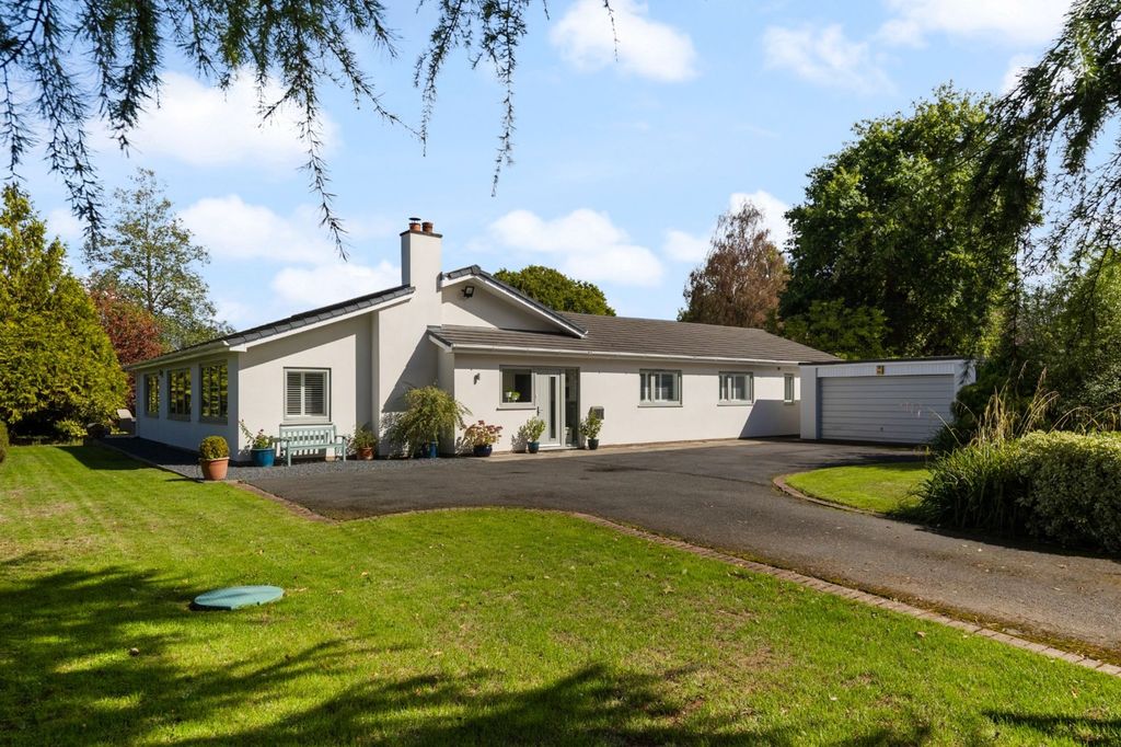 Property photo 1 of 33