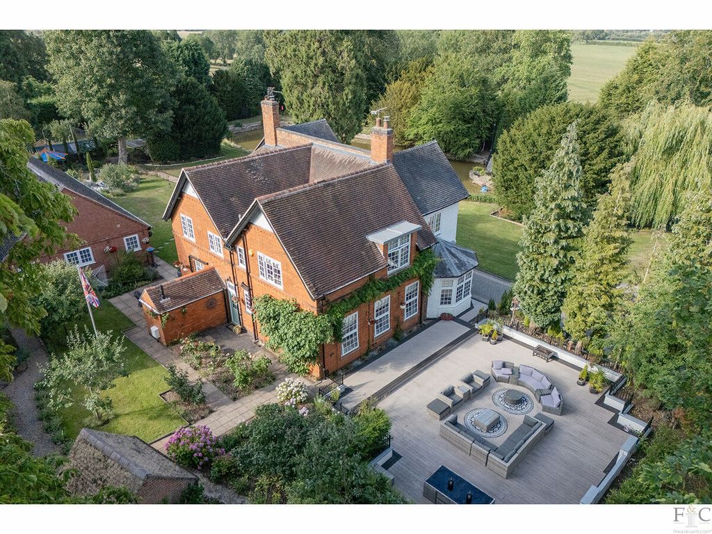 Property photo 2 of 49