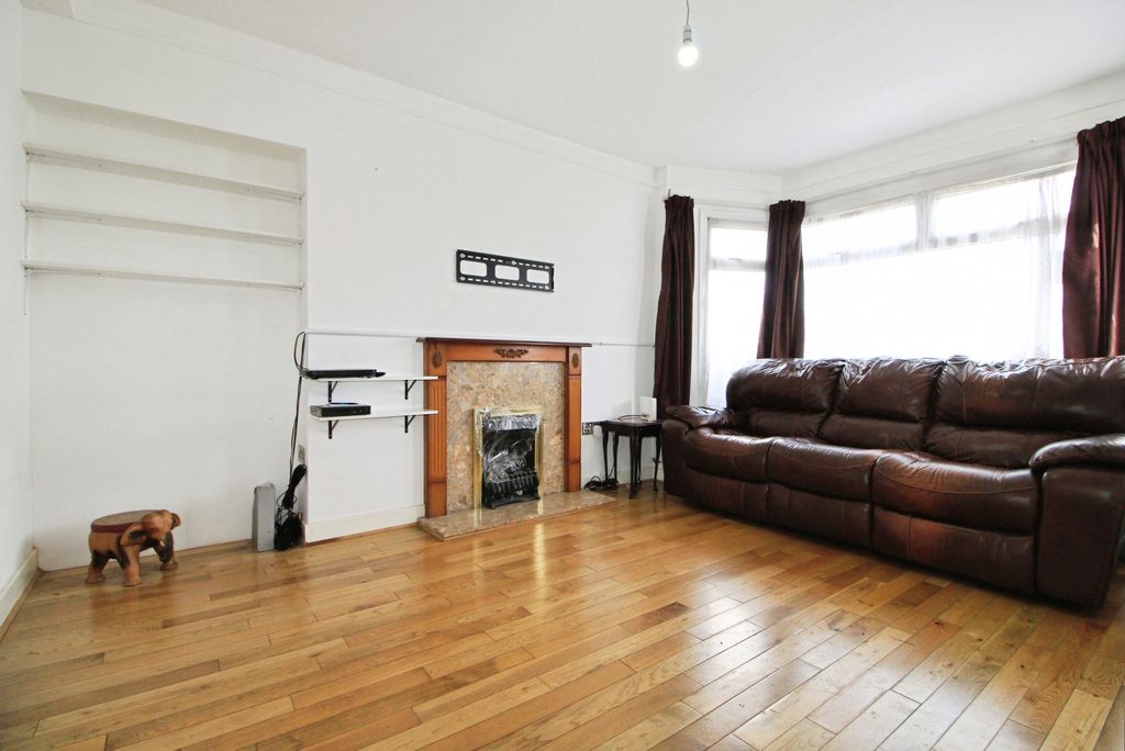 Property photo 3 of 13 Gallery