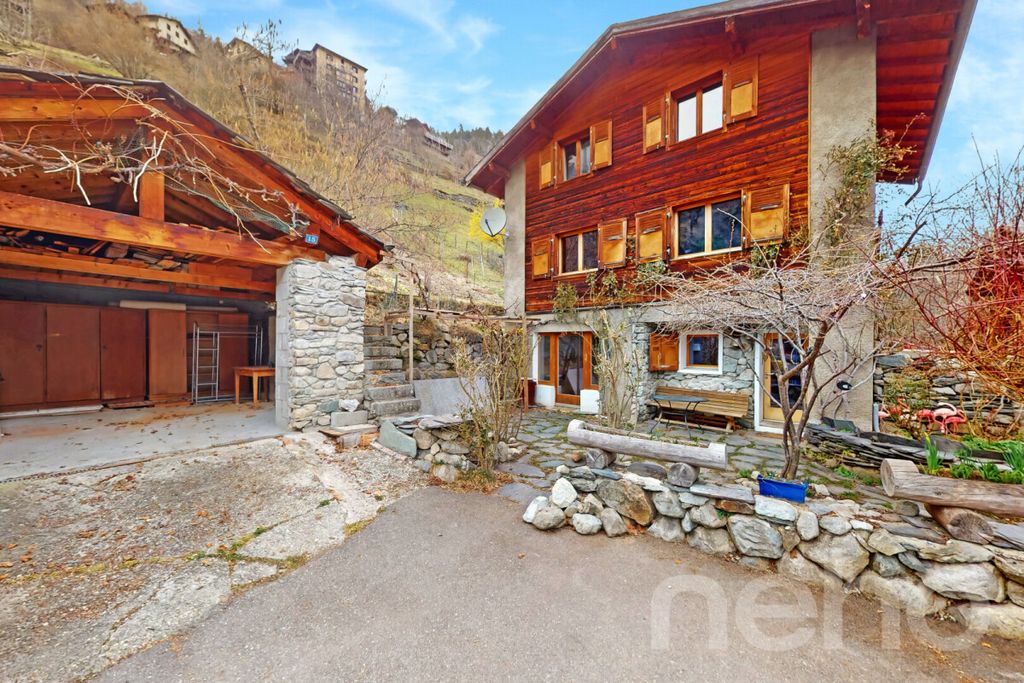 Property photo 2 of 12