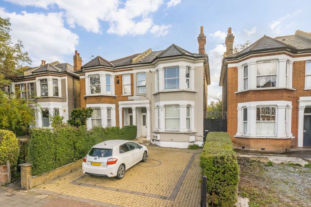 Property photo 1 of 11