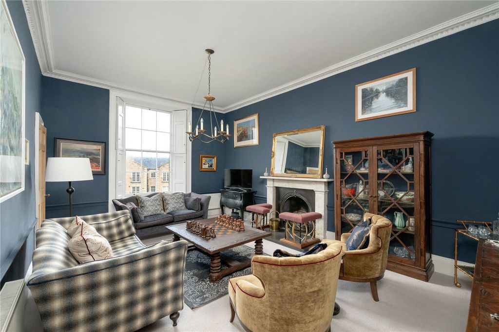 Property photo 2 of 14 Sitting Room
