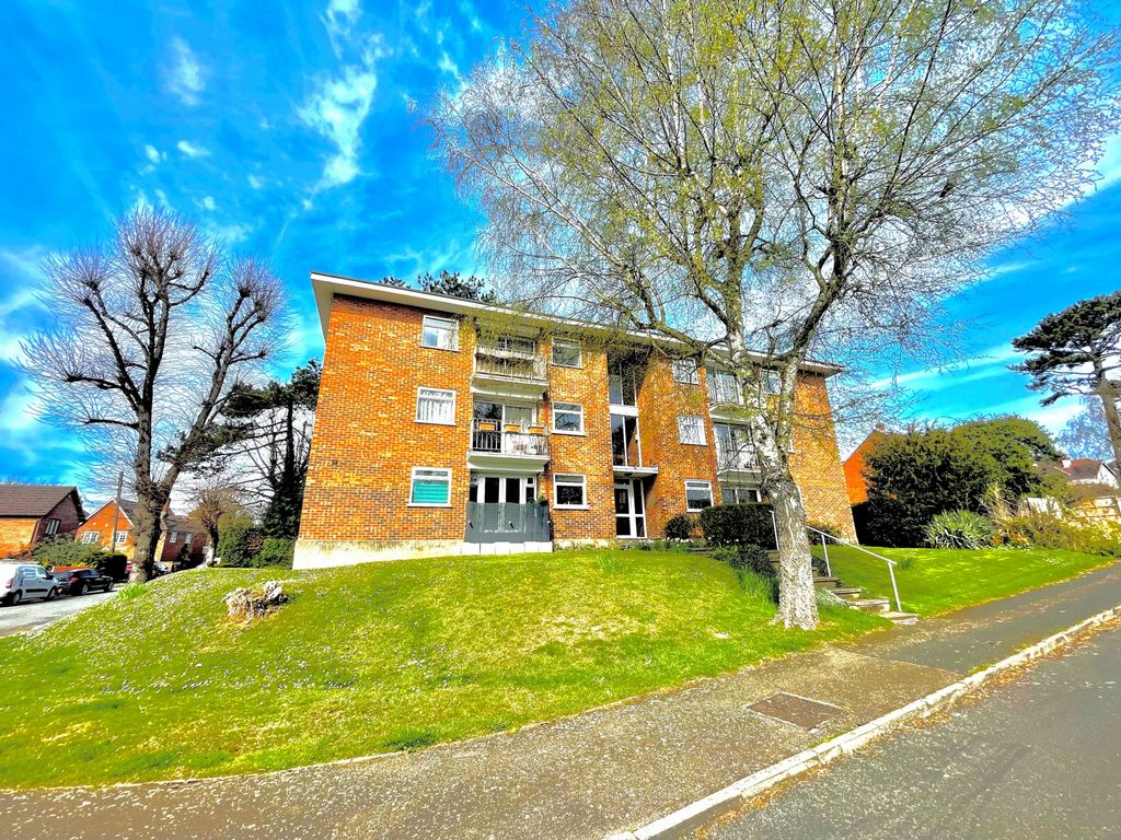 Property photo 1 of 5 Photo 4