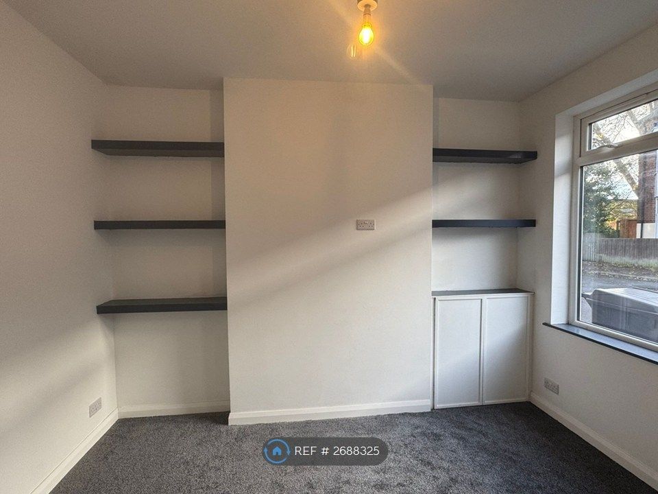 Property photo 1 of 10 Living Room