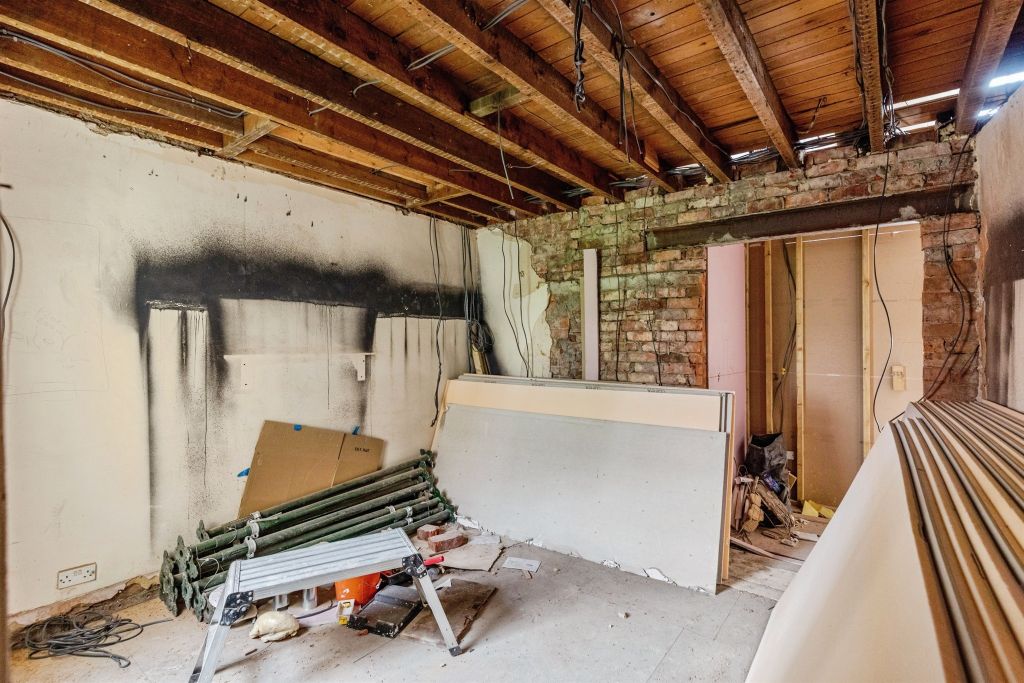 Property photo 3 of 11