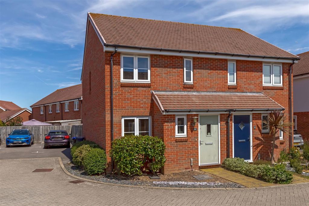 Property photo 1 of 14 Poppy Close_18B.Jpeg