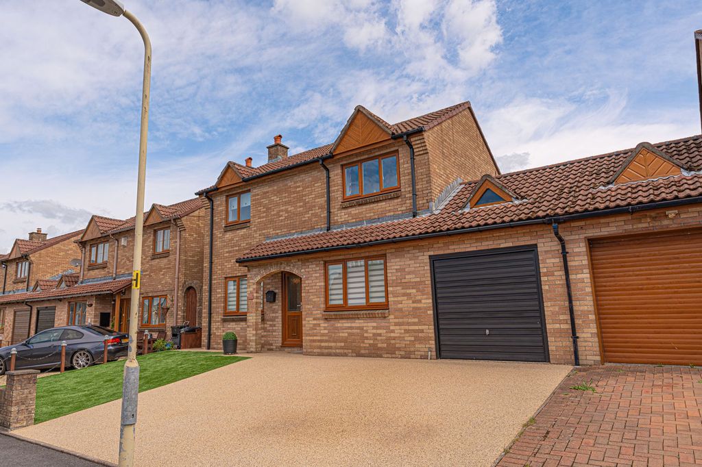 Property photo 1 of 30