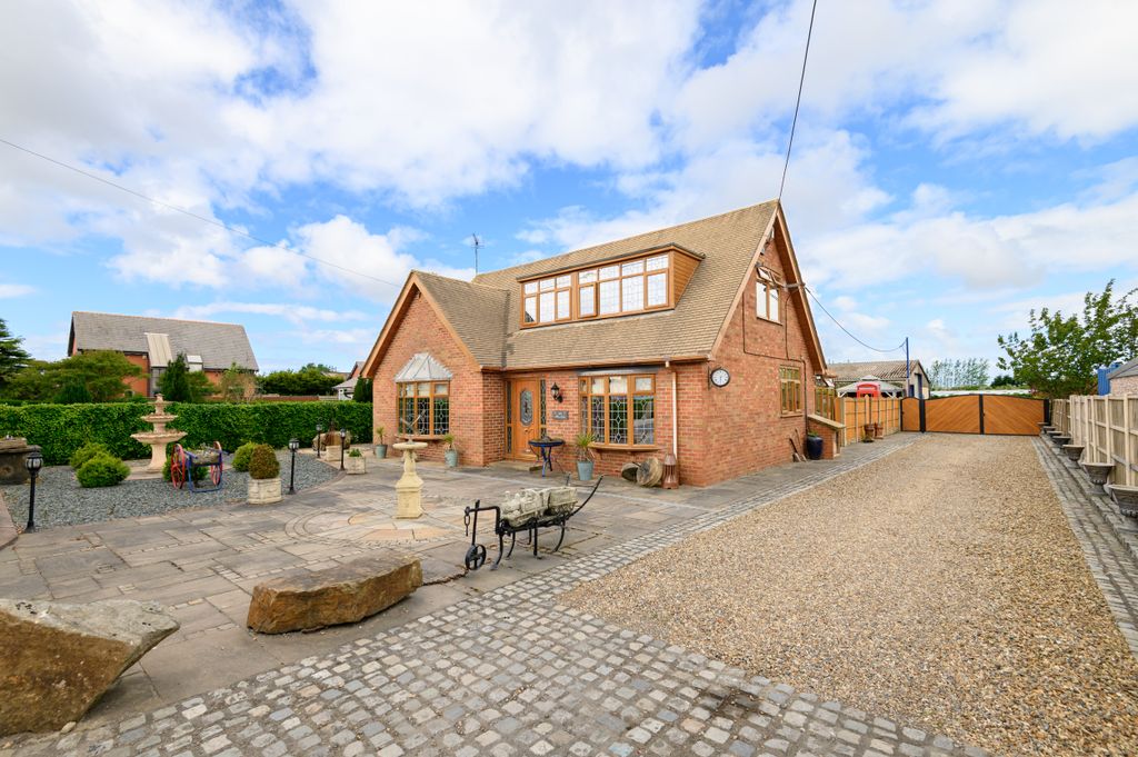 Property photo 3 of 29