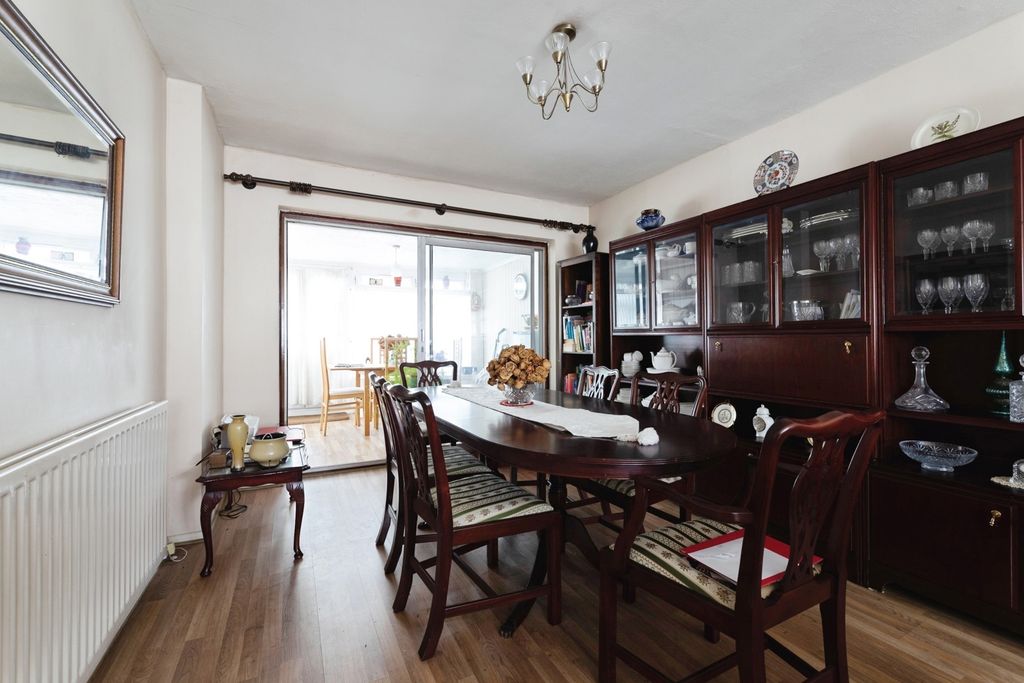 Property photo 3 of 12 Pbox-Img.Jpg